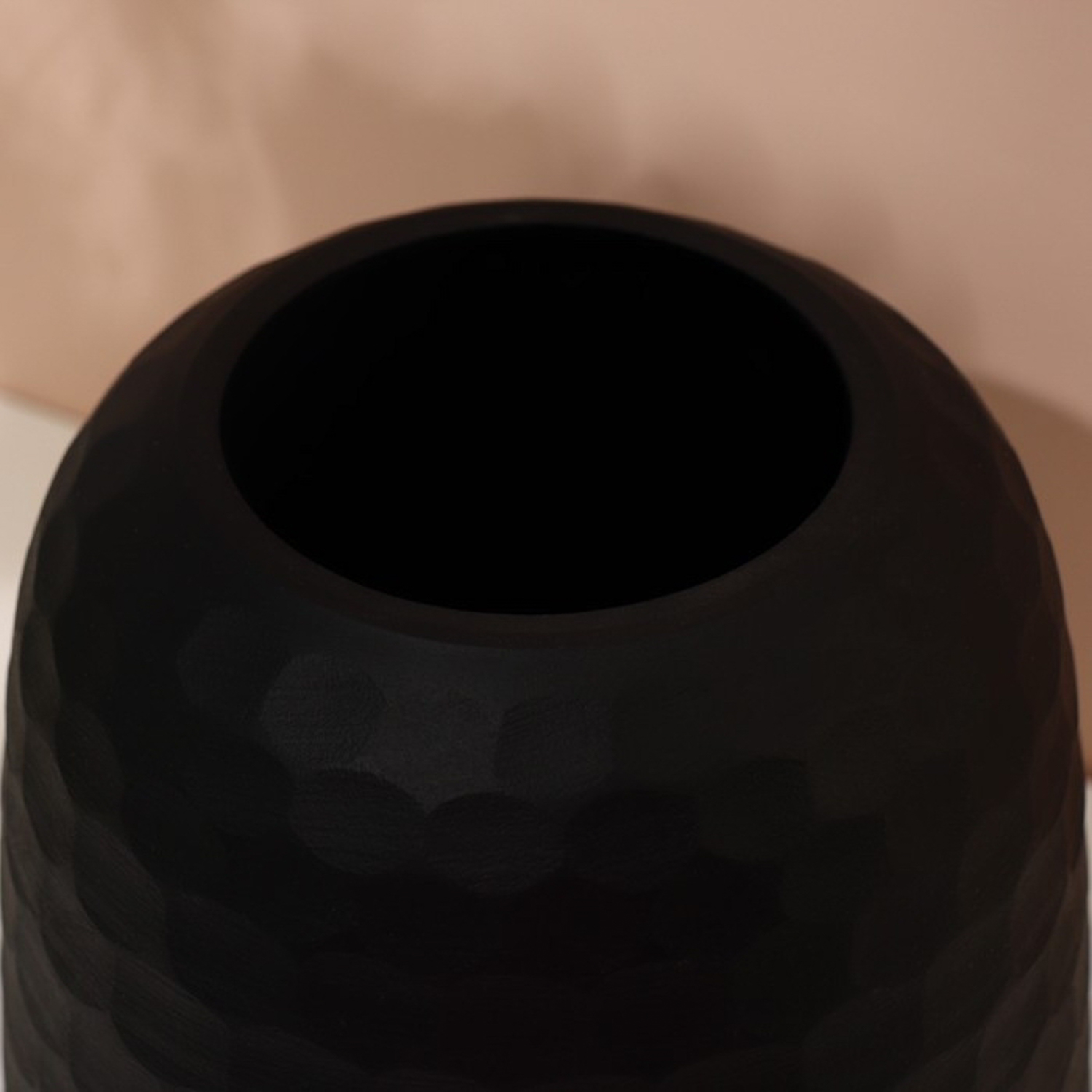 Ваза "Сара" из черного стекла 22*20*20 см  9689420