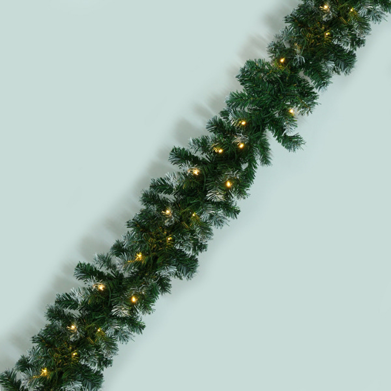 Гирлянда хвойная "Метель" 2,7 м d=25 см светодиодная, ПВХ, шишки, бел.напыление, свечение-Теплый бел Гирлянда хвойная "Метель" 2,7 м d=25 см светодиодная, ПВХ, шишки, бел.напыление, свечение-Теплый бел