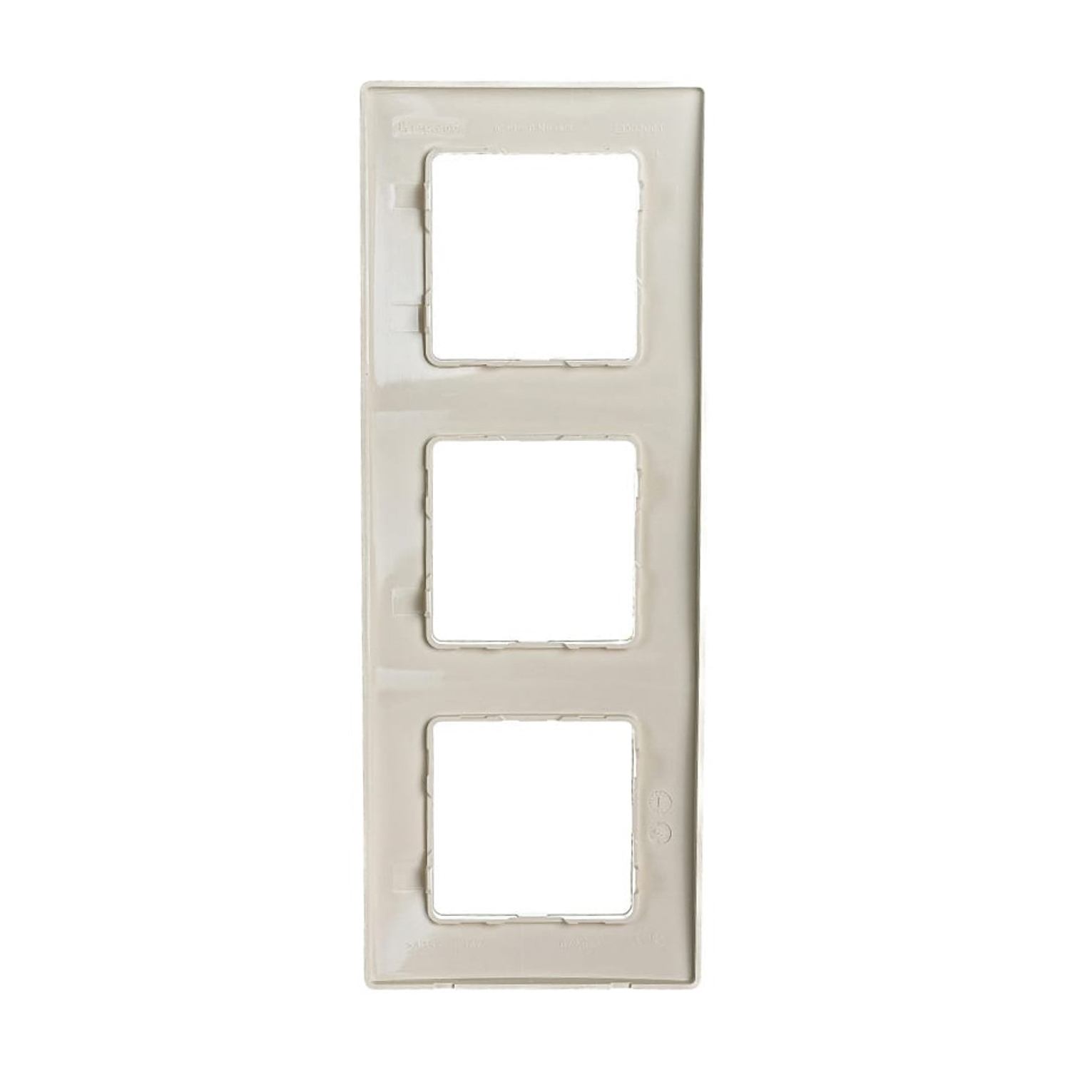 Рамка 3-м Etika сл. кость Leg 672513