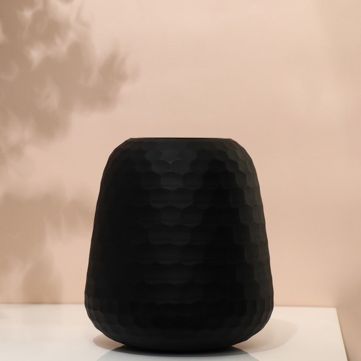 Ваза "Сара" из черного стекла 22*20*20 см  9689420