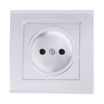 Розетка Бриллиант СП 1-мест. серебро бз 16А IP20 UNIVersal 7949834