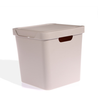 Контейнер д/хранения пластм. "Luxe"18,0л 286х286х286мм св.Бежевый арт.433242634 ("Бытпласт") *1/6